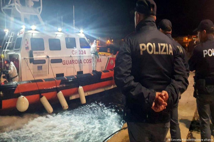 Dozens of migrants found drowned off Italian coast